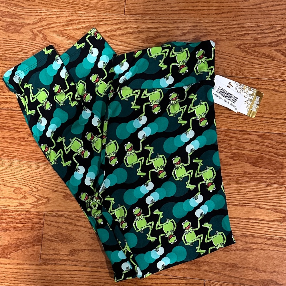 NWT DISNEY Kermit the Frog Disney Leggings size-Tall & Curvy
